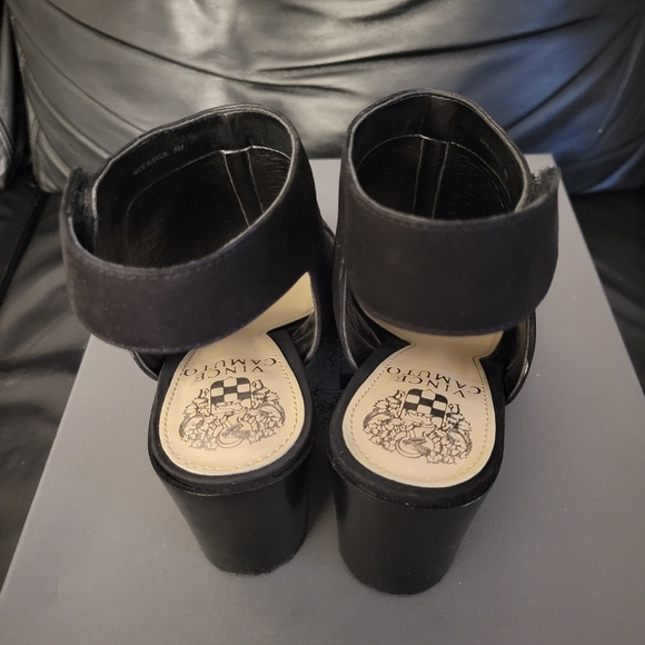 Vince Camuto "Lavette" open toe bootie - Picture 4 of 10